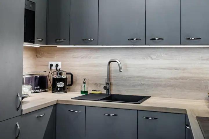 Luxury Apartment At Prague City Centre Andel! Zewnętrze zdjęcie